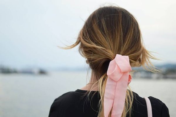 Les indispensables accessoires pour sublimer les cheveux lisses